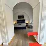 Giulia Mesa Apartment